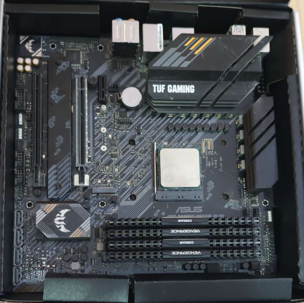 ASUS TUF GAMING B550M-PLUS + AMD Ryzen 7 5700X3D CPU + 32G CORSAIR