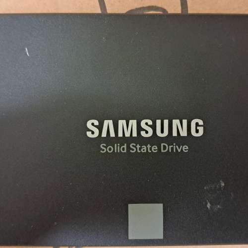 Samsung 870EVO SATA SSD 500GB 通電時間僅480小時 制造日期:2022年10月