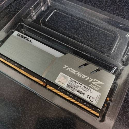 Corsair g.skill RGB 16GB DDR4 3200MHz 8GB x2 Ram