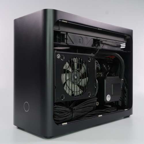 IQUNIX ZX-1 鋁合金一體成型 ITX 機箱