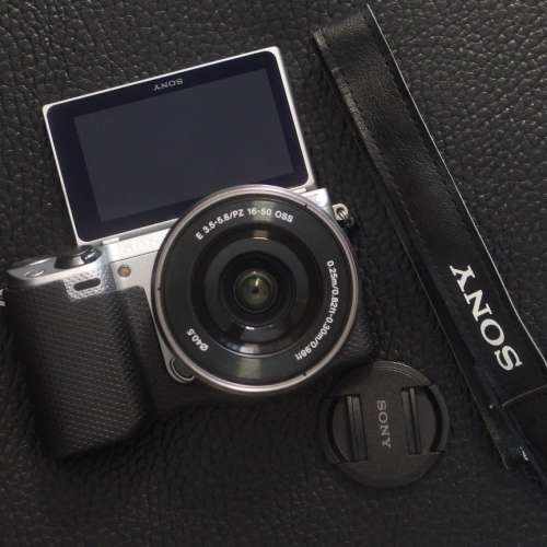 Sony NEX 5T (銀灰色 )+ AF16-50mm PZ OSS 鏡