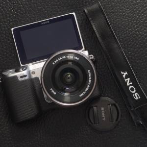 Sony NEX 5T (銀灰色 )+ AF16-50mm PZ OSS 鏡