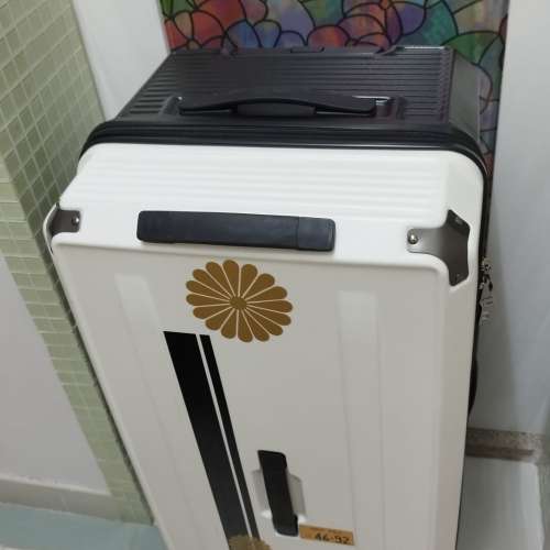 30 吋Frontwalker 萬向輪tsa 安全鎖旅行行李箱35kg all direction travel luggage ...