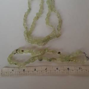 一手三條天然半寶石.相信是topaz.16吋頸鏈。可自行組合一條兩條三條佩戴。三條共售...