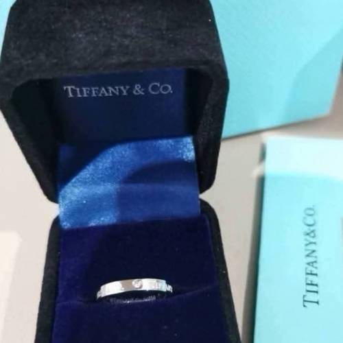 Tiffany & Co 三鑽白金戒指