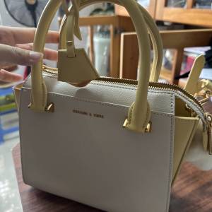 Charles and Keith 拼色手袋