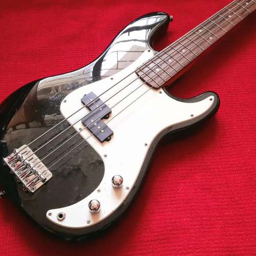 fender squier p bass