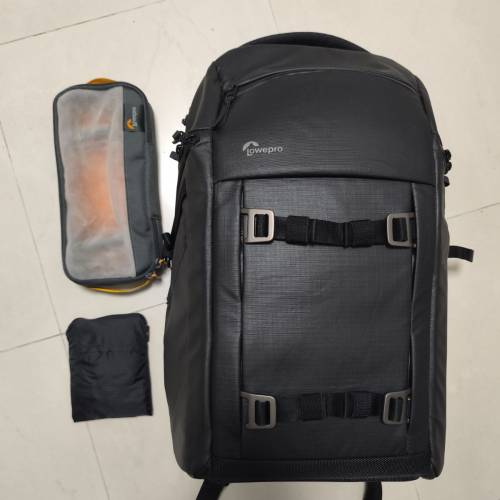 Lowepro Freeline BP 350 AW 侧开双肩相机背包 及 SIRUI 思锐 碳纤维 P-326 独脚架...