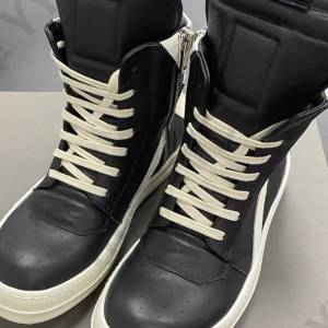 全新Rick Owen高筒皮鞋41號