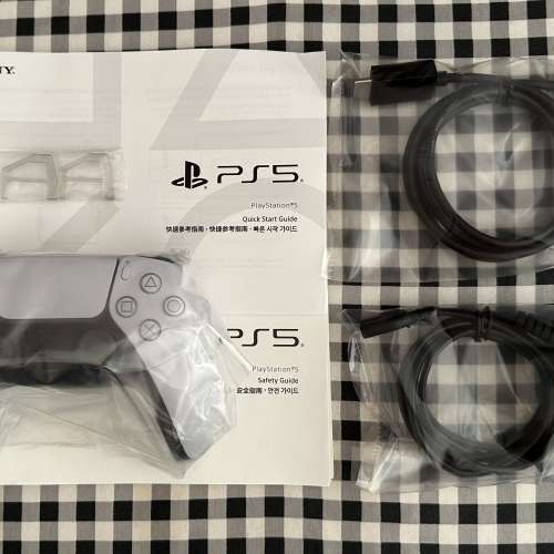 Sony PS5 數碼版 遊戲機套裝 行貨 99%新 只開盒檢查和試玩 全新一樣 遊戲機專門店買...