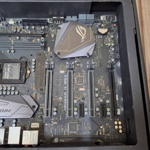 ASUS ROG MAXIMUS IX APEX Z270