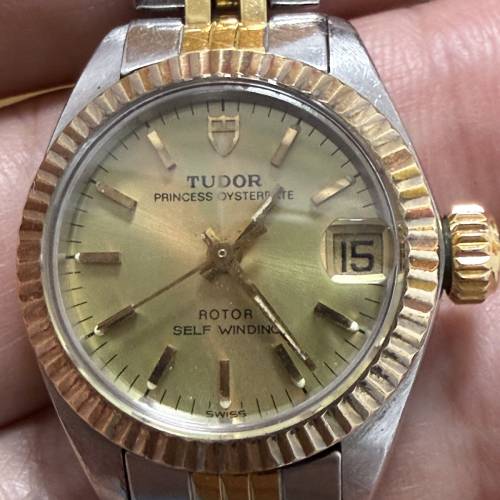 特價 女裝金鋼 Tudor 92513 勞的勞底 K金狗牙圈 平X到笑😆$2288/1隻