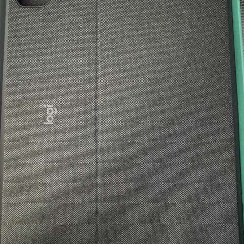 Logitech Combo Touch iPad Pro 鍵盤保護套