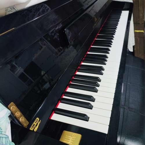 HOFFMANN & KUHNE 直立式鋼琴