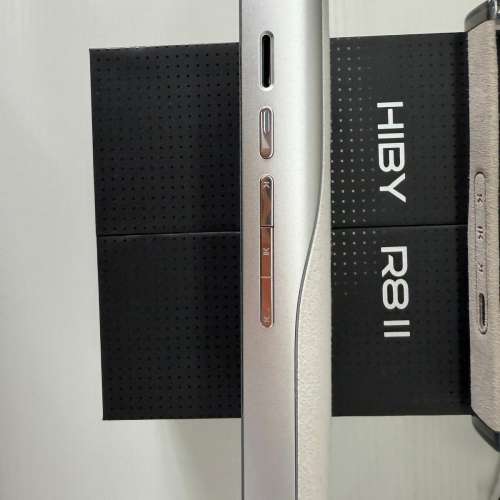 [已賣] 出售HIBY R8II 白色不銹鋼版 全套有單齊盒單（另多一個訂製皮套）