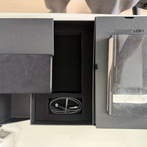 [已賣] 出售HIBY R8II 白色不銹鋼版 全套有單齊盒單（另多一個訂製皮套）