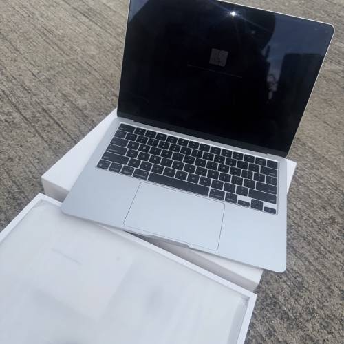 Apple MacBook Air M2 13吋