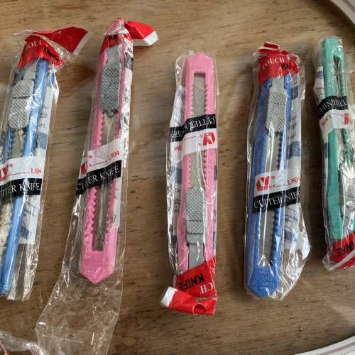 全新鎅刀五把和其他兩件物品