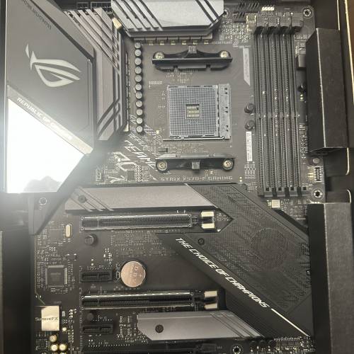 ASUS ROG STRIX X570-F Not b450 b550 x570s