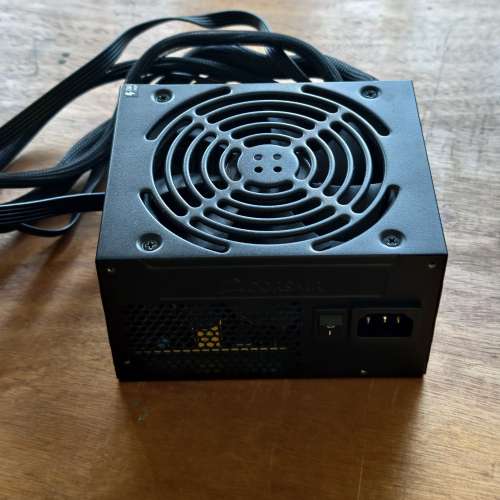 幾乎全新海盜船cv550瓦電源很少使用備用電源