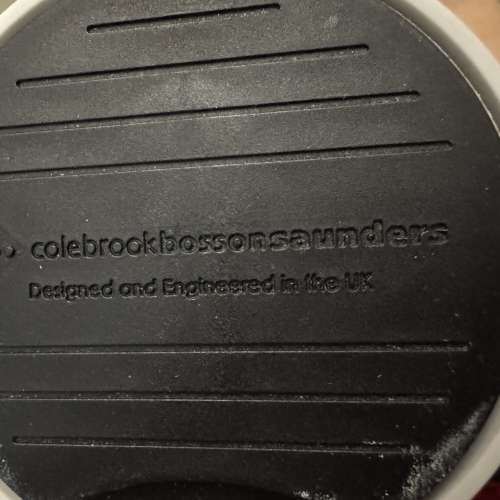 Colebrook Bosson Saunders 顯示器支架