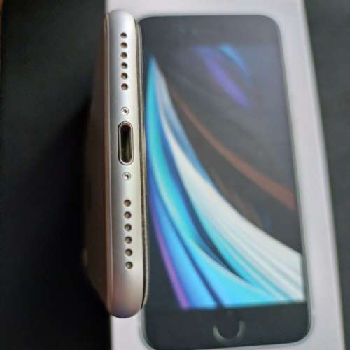 Apple iPhone SE (2nd Gen) 128GB 香港行貨 白色*** 送 小米無線充電行動電源10000***