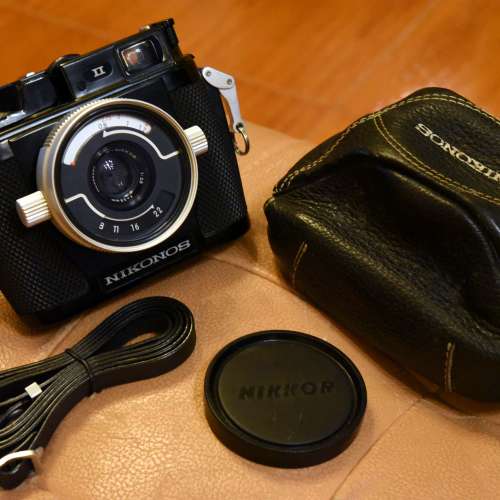 平售新淨Nikon水陸兩用菲林機Nikonos II及Nikkor 35mm鏡頭