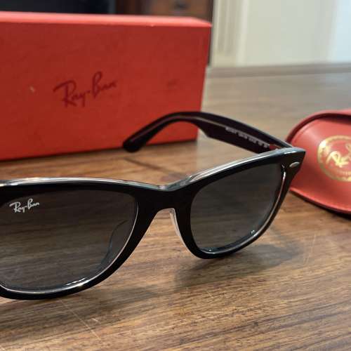 Ray.Ban