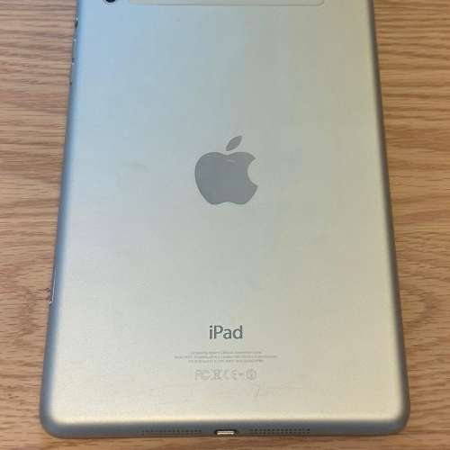 Apple iPad Mini 1 16GB WiFi Silver + Cellular (requires a SIM card)