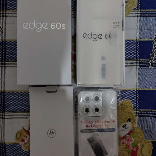 6.67" Moto Edge 60s (國行5G / 4曲面屏 / 雙Sim / Android 16 / 12GB RAM / 256GB...