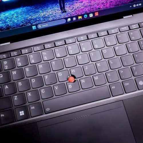 Lenovo ThinkPad Z13 Ryzen7 6850U PRO 32GB ram 1TB SSD 4GLTE 2.8k touchscreen
