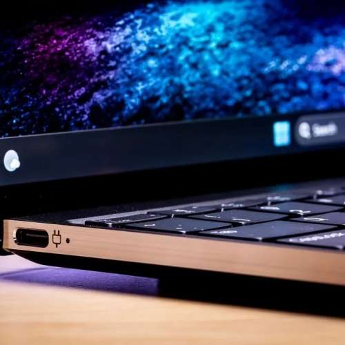 Lenovo ThinkPad Z13 Ryzen7 6850U PRO 32GB ram 1TB SSD 4GLTE 2.8k touchscreen