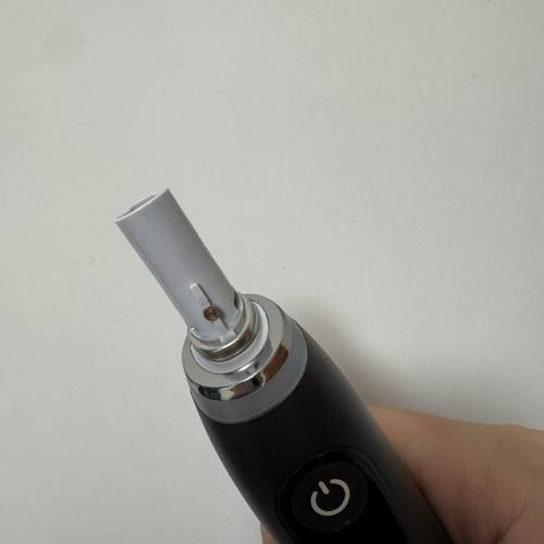Oral B iO9 只用兩次 , 接近全新