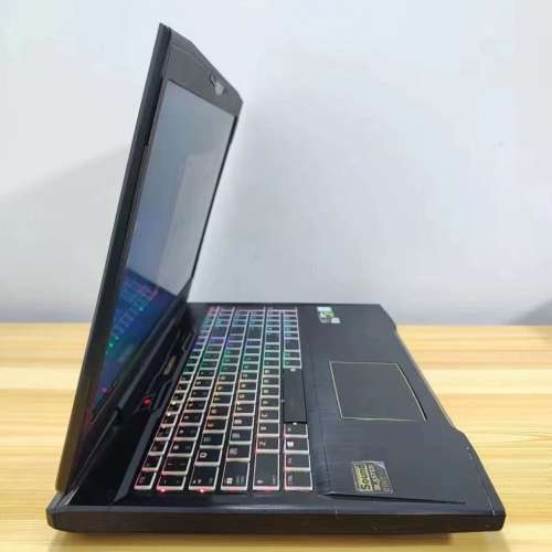Intel&reg; i7-7700電競筆記本電腦，頂配 16G ddr4 記憶體，samsung 870 evo 2TB SSD固...