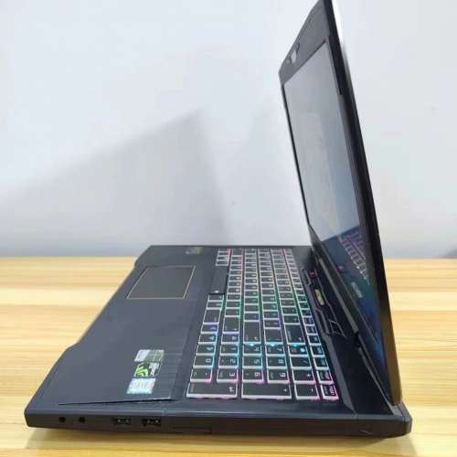 Intel&reg; i7-7700電競筆記本電腦，頂配 16G ddr4 記憶體，samsung 870 evo 2TB SSD固...