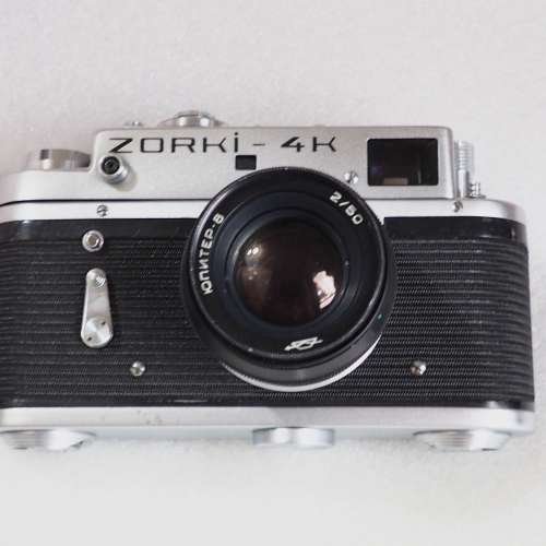 Zorki-4K (Leica 致敬) 底片相機，蘇聯製造 於1970年代， 連Jupiter-8/Industar-50鏡...