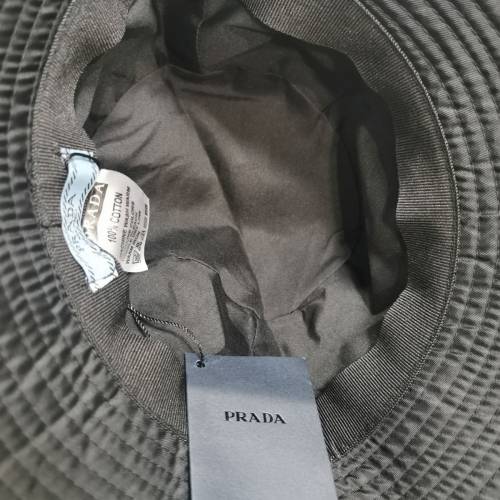Prada 漁夫帽