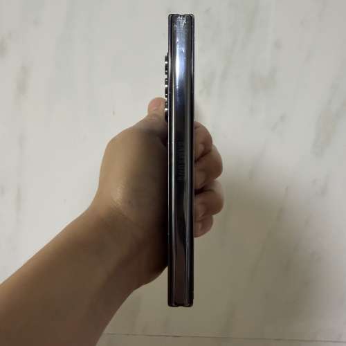 全網最平🔥Samsung galaxy fold 5 12+512美版單卡+esim黑色