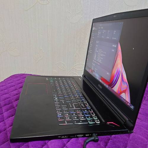 MSI GS73 8RF