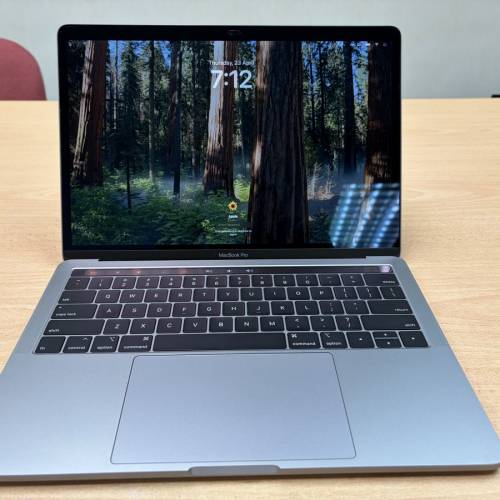 2019 MacBook Pro 13吋 i5/8GB/256GB