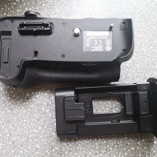 NIKON MB-D12直倒
