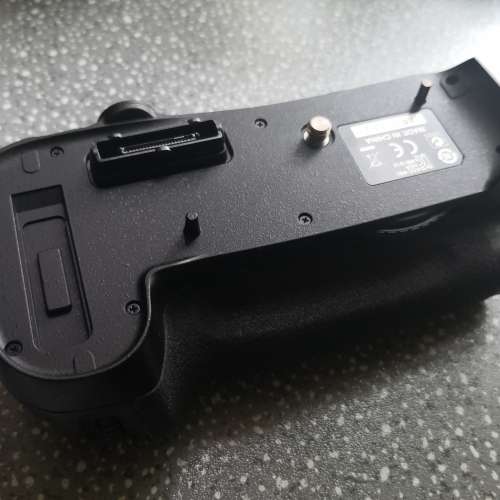 NIKON MB-D12直倒