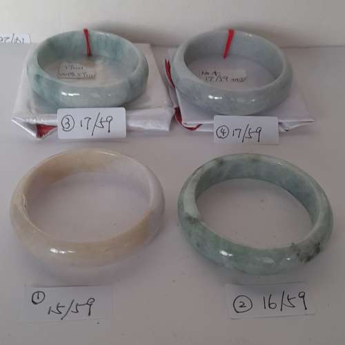 清理古舊存貨，翡翠A玉手鈪圓滑好水頭，原價每隻一千元現售八百元，四隻再減至2800...