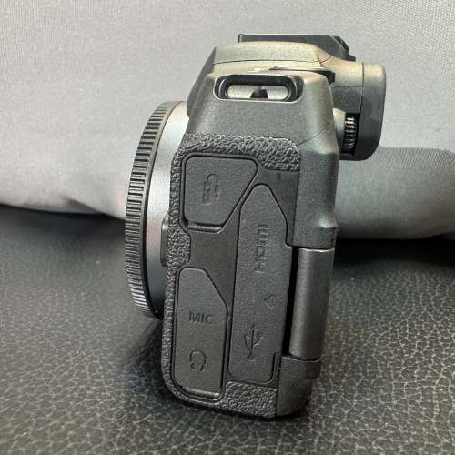 新淨小用 Canon EOS R8 Body 淨機身行貨 fullset 有單 已過保