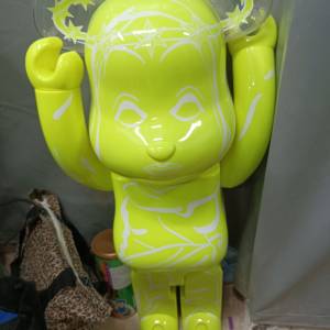 是 BE@RBRICK x MSGM