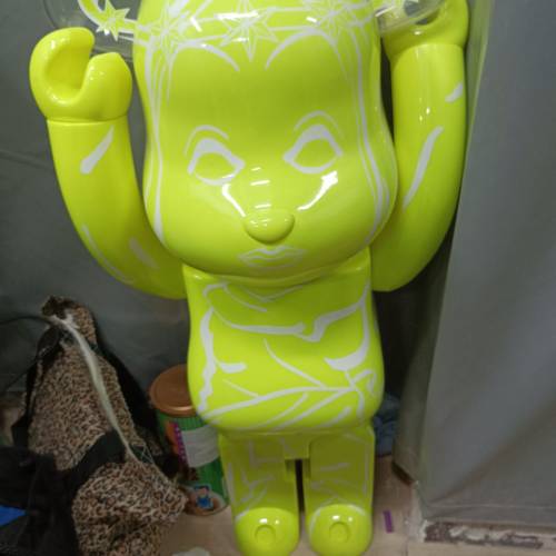 是 BE@RBRICK x MSGM