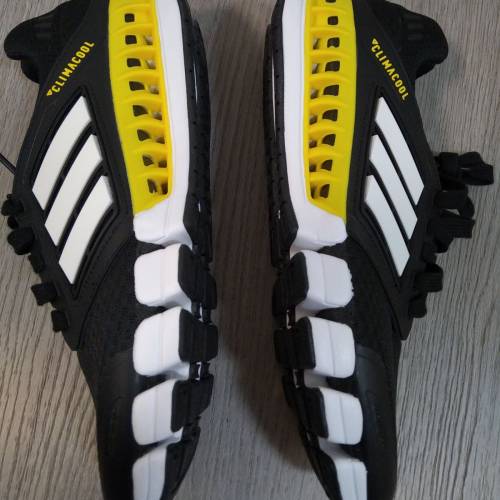 Adidas CC Revolution U跑鞋