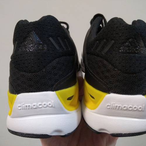 Adidas CC Revolution U跑鞋