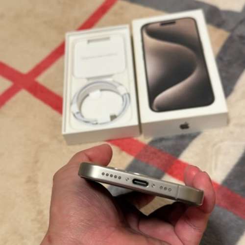 iPhone 15pro 256gb,電池健康度88，港行雙卡極新，所有原裝，所有功能正常，全套齊！