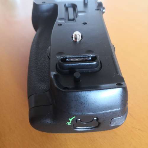 DSTE MB-D18副廠直倒 Nikon D850用